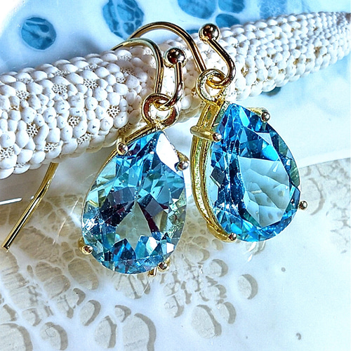 大粒ブルートパーズ☆枠止めペアシェイプファセットカット14kgfピアス