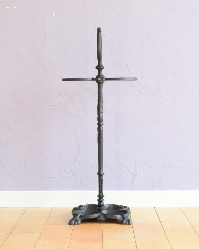 アンティーク調のおしゃれな傘立て、アイアンのアンブレラスタンド(鍵