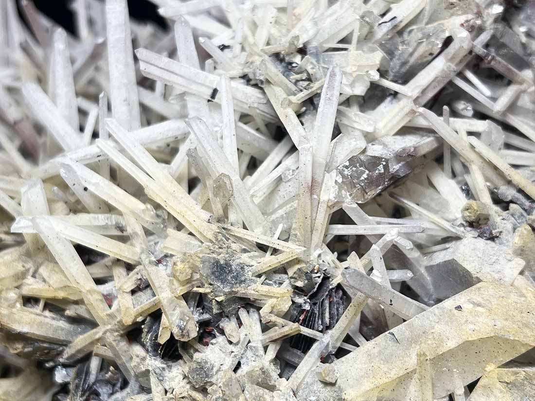 広東省産アイアンローズ（ヘマタイト＆水晶）