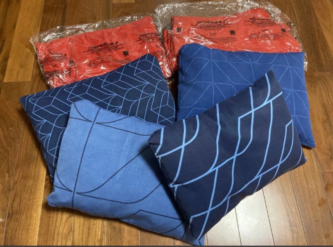 6点セット　エールフランスAir France 国際線　枕　まくら ブランケット BONTON × AIR FRANCE コラボレーション キッズ トラベルセット スーツ