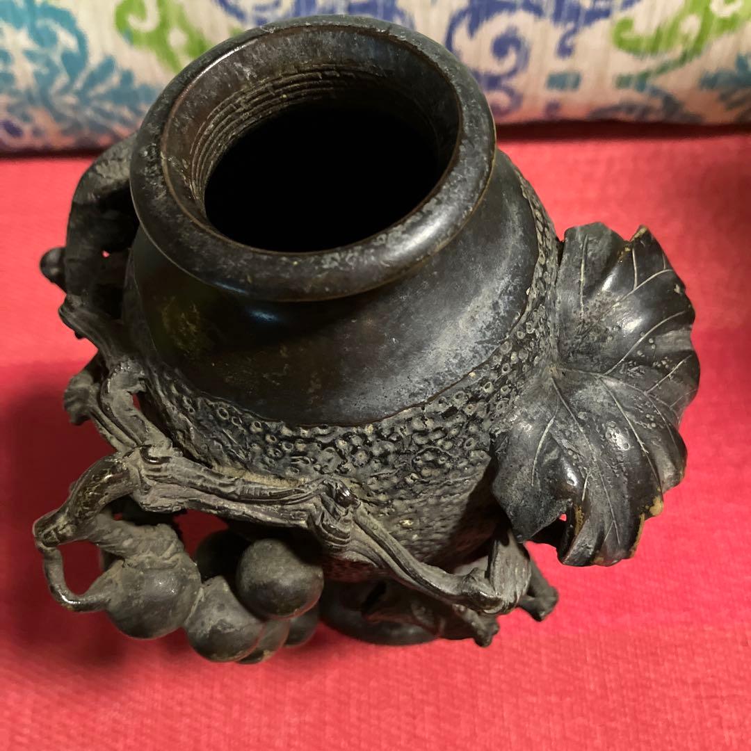 希少レトロな赤堀信平 銅製 盛上 葡萄文 花瓶