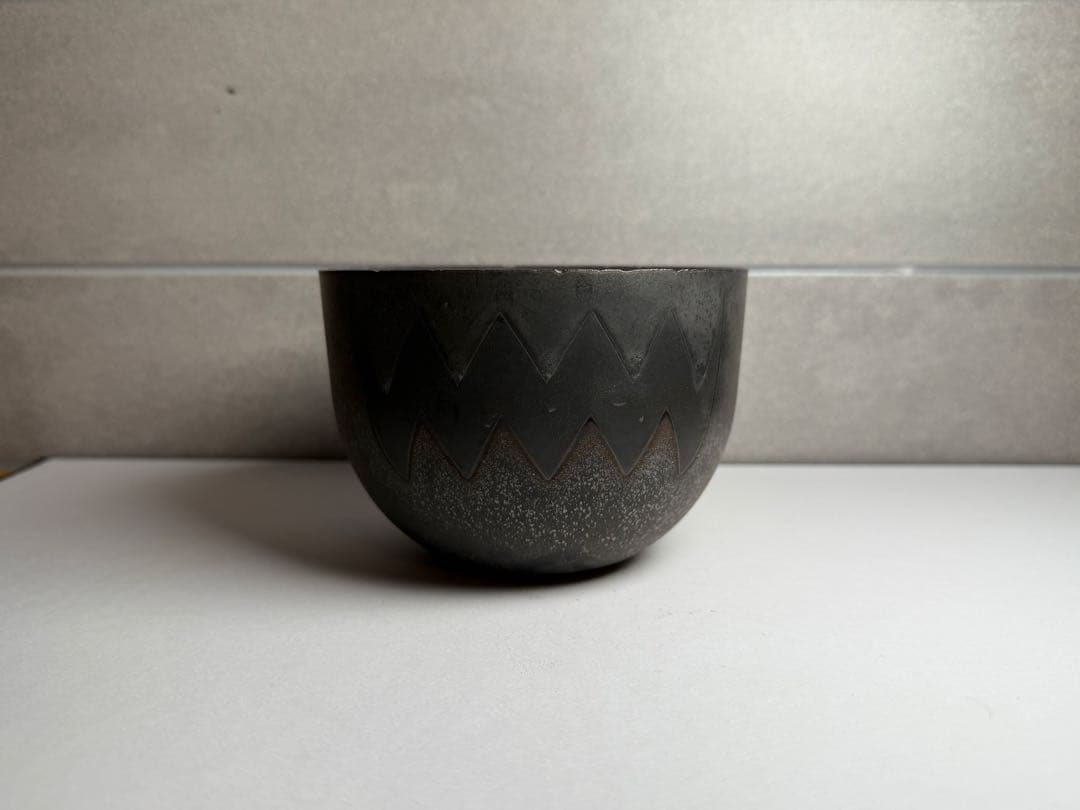 VALIEM MONSTER MOUTH ANGRY陶器鉢 Valiem ( バリエム ）Monster Mouth S 周年記念 植物鉢 - メルカリ