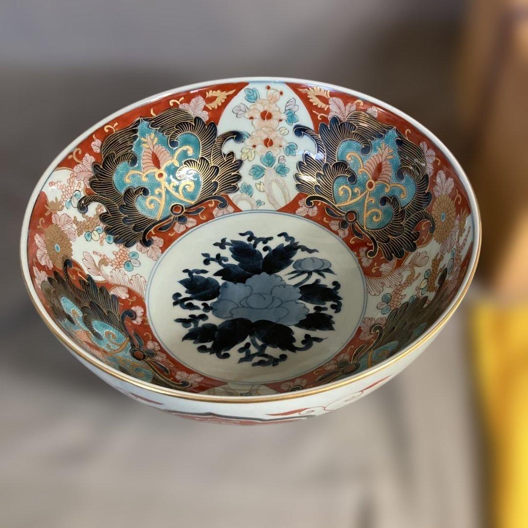 【古伊万里文】古伊万里の伝統　有田古伊万里文　染錦四方花絵牡丹見込文　大深鉢 学芸の小部屋 17世紀末期以降の上絵の青と緑 -戸栗美術館-